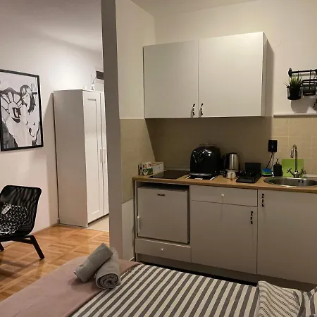 Gaga 1 Apartament Filmski Grad